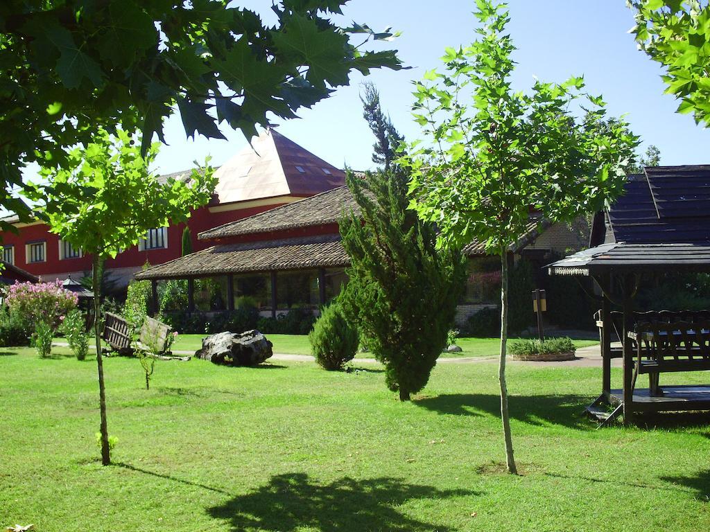 Hotel El Mirlo Blanco Candeleda Kültér fotó