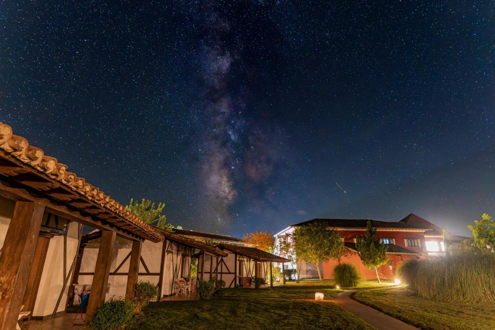 Hotel El Mirlo Blanco Candeleda Kültér fotó